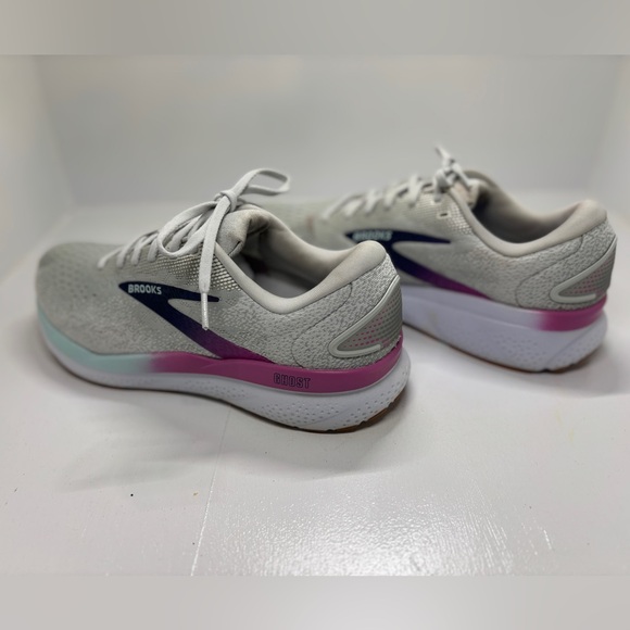 Brooks Women's Ghost 16 Running Shoes size 10.5 wide - Picture 4 of 12